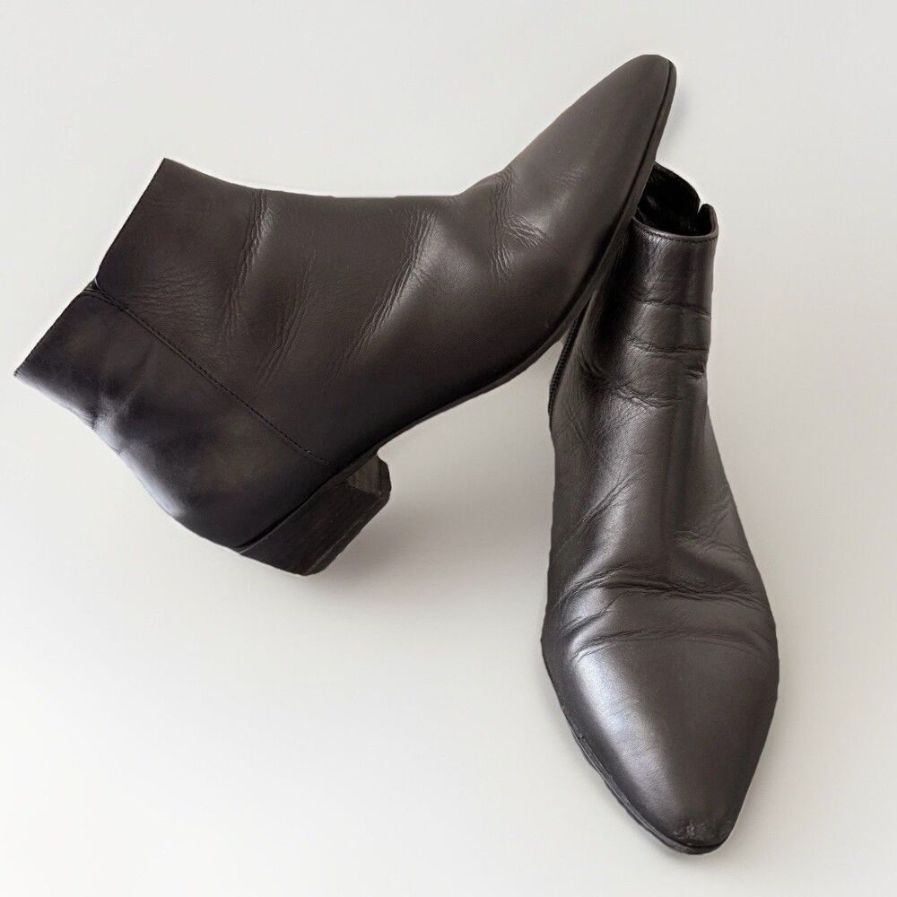 Aquatalia Italian Black Patent Leather Side Zipper Pointed Toe Ankle Boot Size 9 - Picture 4 of 10